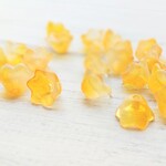 New！20個★ガラスの花ビーズ　すずらん　はちみつ色グラデーション
