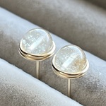 リビアングラス   1粒ピアス  14kgf   春色
