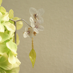 緑葉揺らぐ紫陽花のイヤーカフ