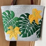 モンステラとリリーのハワイアンキルトバッグ