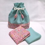 【送料無料】マチあり巾着＆ナフキンセット＊ミントグリーン×お花柄