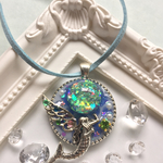 光る宝玉を持ったマーメイド.ロングネックレス