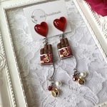 【揺れるビーズのチョコレートイヤリング】