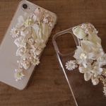 ハーブ染めチューリップと布花のiPhoneケース