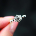 【MR09】雪の結晶 リング・指輪／PT900仕上げ　華奢　シンプル　ゴールド　Silver　指輪／フリーサイズ・アレルギー対応・つけっぱなし
