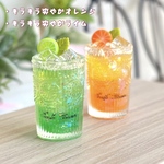 65＊キラキラ爽やかライム＆オレンジ＊　ミニチュア　ドリンク　レジン　シルバニア　ドールハウス　オブジェ　オビツ