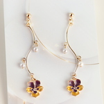 すみれのピアス