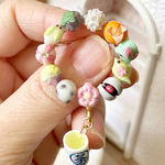 ミニチュア 春の和菓子ブローチ・お茶付き