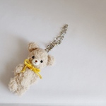 あみぐるみ　くまさん　バッグチャーム　黄色リボン