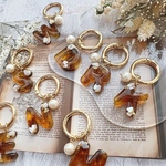 【名入れ/文字入れ可】べっ甲 イニシャル キーリング  プレゼント ギフト 贈り物 お揃い バッグチャーム ニュアンスデザイン