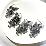 【左】🖤🩶(クリアメタリックブラック)グレープピアス🍇