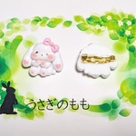 ミニブローチ　淡い白耳たれうさちゃん