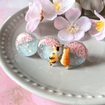 【受注制作】春の訪れ　猫たちと桜のバレッタ　ヘアアクセサリー　レジン　花　フラワー　プレゼント　ギフト　茶トラ　トラ猫　三毛猫　にゃんこ　ねこ　モチーフ　動物　アニマル