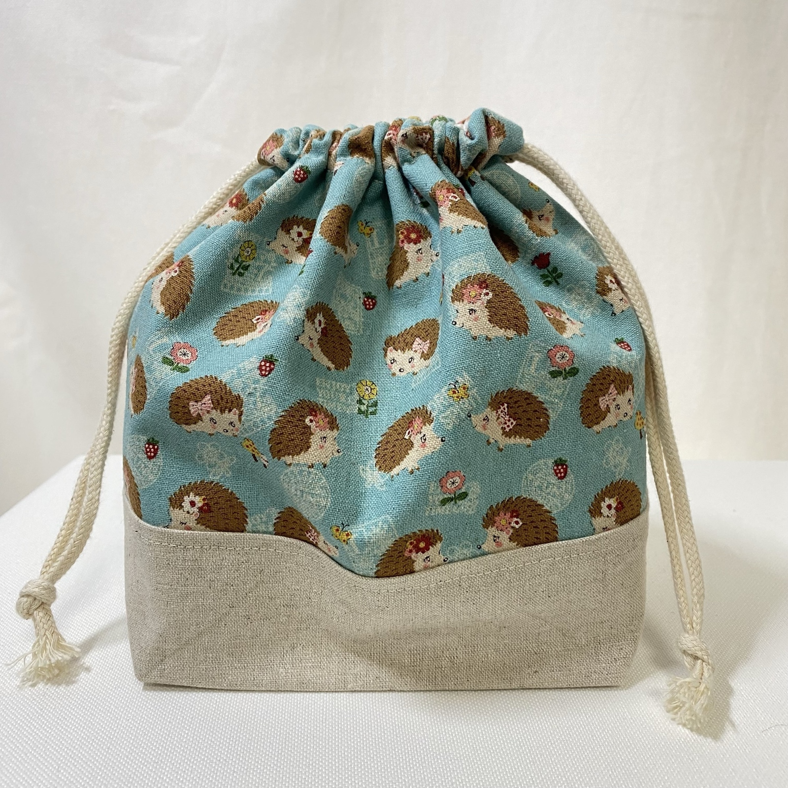 お弁当袋?とってもかわいいハリネズミ?