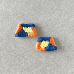 orange×blue刺繍ピアス