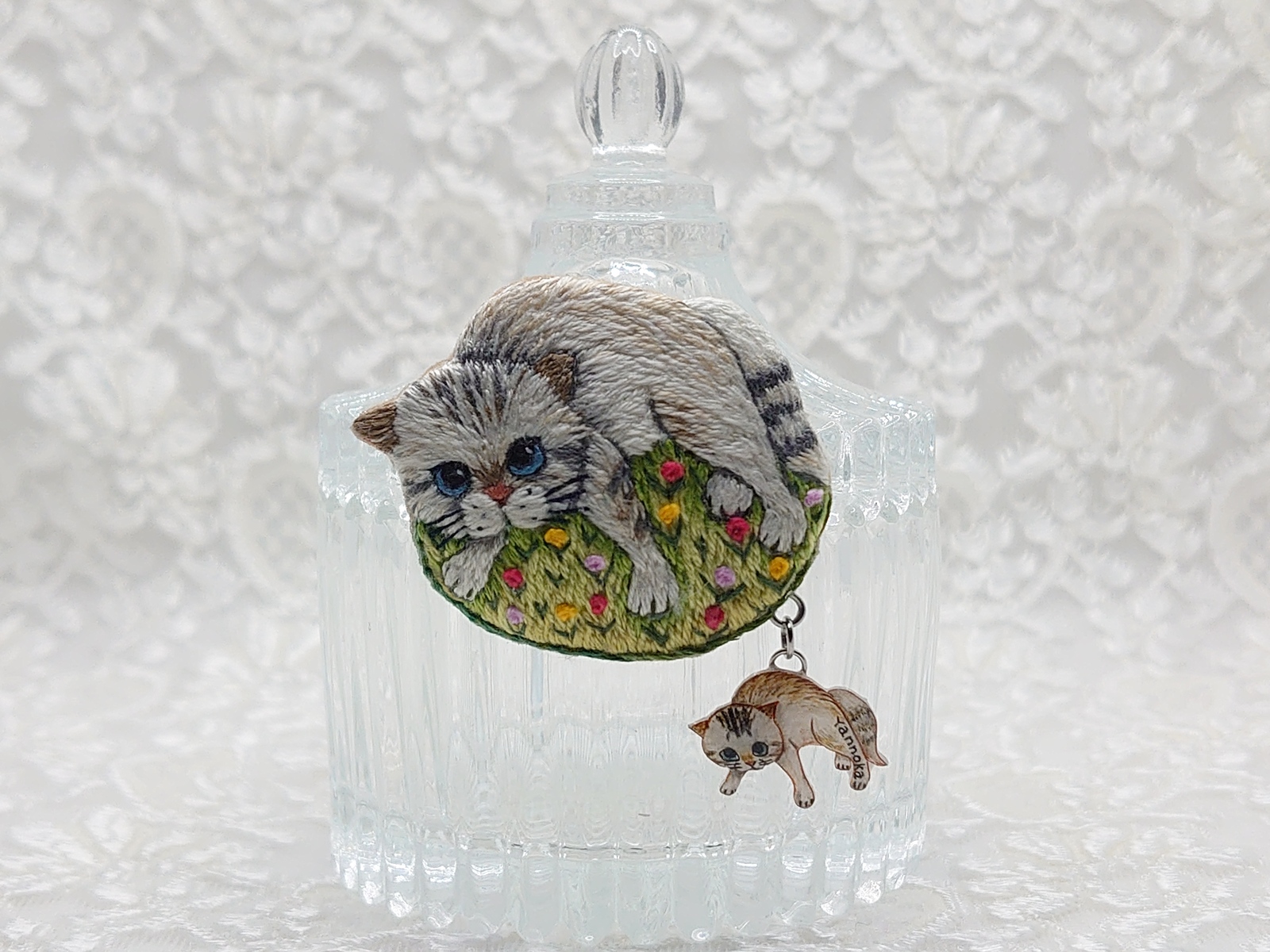 キラキラ⭐️　ひょっこり猫＆インド刺繍リボンポーチ 刺繍ポーチ リス🐿️のシャボン玉遊び - itoshizuku's gallery