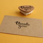 『thank you』の文字はんこ・2行タイプ　筆記体