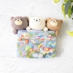 主役級！羊毛フェルトブローチ　くまの３兄弟（モネ：睡蓮）
