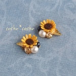 ちいさいひまわりピアス/イヤリング