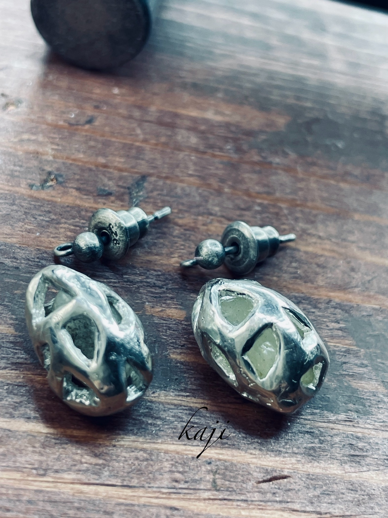 オープンエッグのピアス（1ペア）受注品