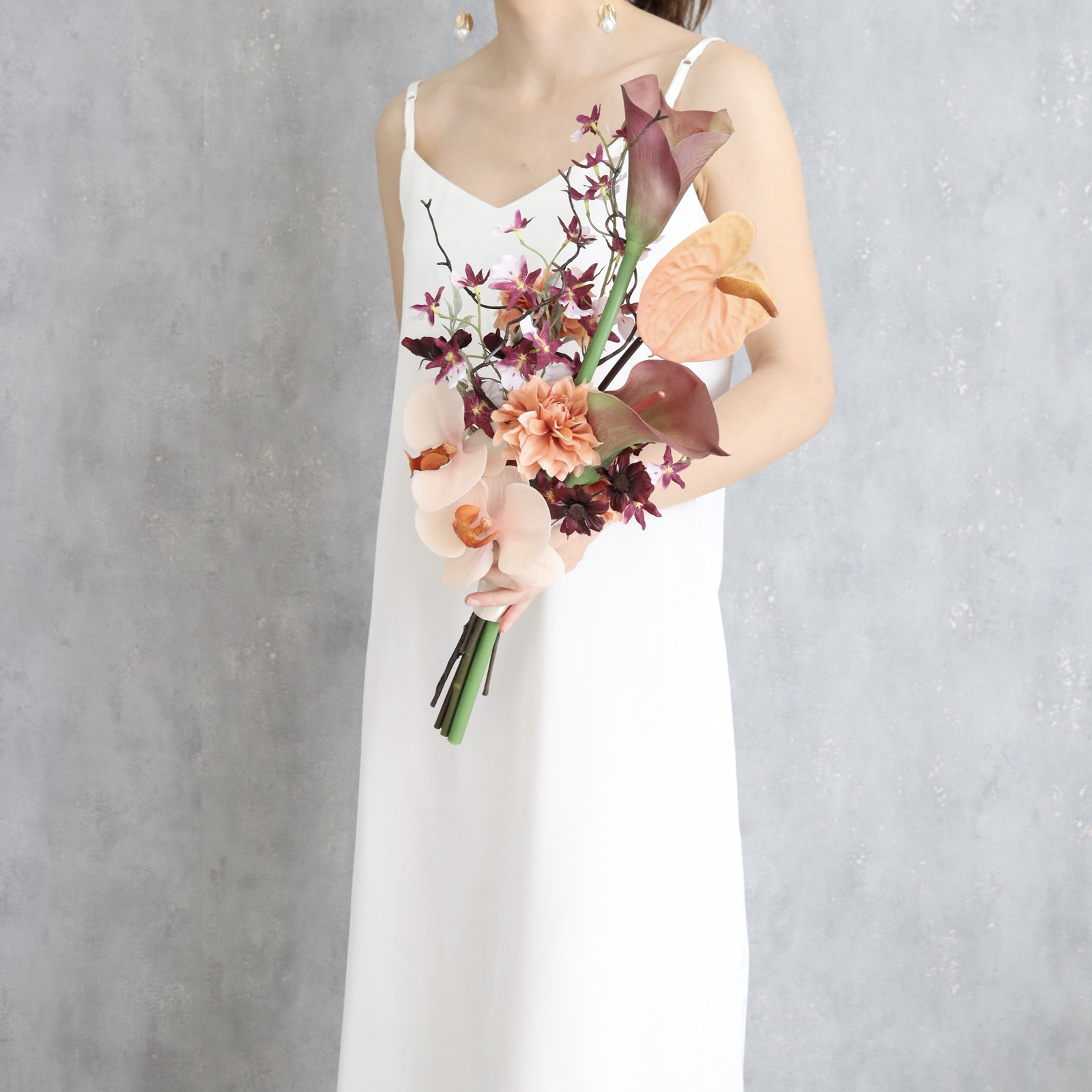 テラコッタ色のアームブーケ ウェディングブーケ 胡蝶蘭ブーケ