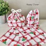 【再販】お弁当袋セット　お弁当袋　コップ袋　ランチョンマット　ナフキン　クロス　正方形　給食袋　ランチセット　いちご　ピンク　女の子　入園準備　入学準備　幼稚園　保育園　小学校