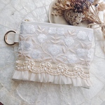 インド刺繍のフリルポーチ