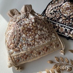 new✨インド刺繍リボン 華やか巾着✨beige♡巾着袋 小物入れ