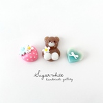 🍓 plump strawberry ✵ むっちり苺とハートとくまさんのアクセサリー3粒セット《 茶くまさん 》  ピアス  or イヤリング or  リング 選べます♪