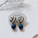 ピアス　イヤリング　刺繍　インド刺繍　ナチュラル　シンプル　オケージョン　普段使い　大ぶり　軽い　揺れる　ウッド　プレゼント　プチギフト　普段使い　春　イヤリング変更