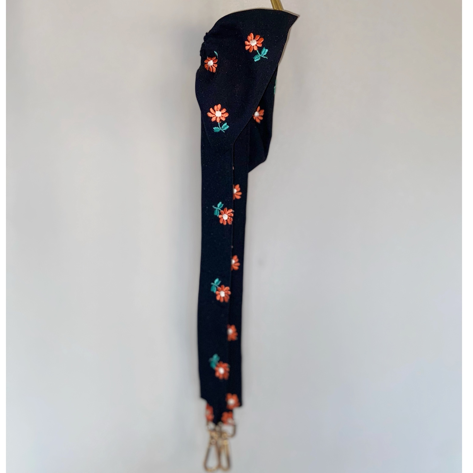 shoulder strap   ”f"