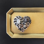 Antique Silver Beads Reunion ハートのビーズ刺繍ブローチ　大