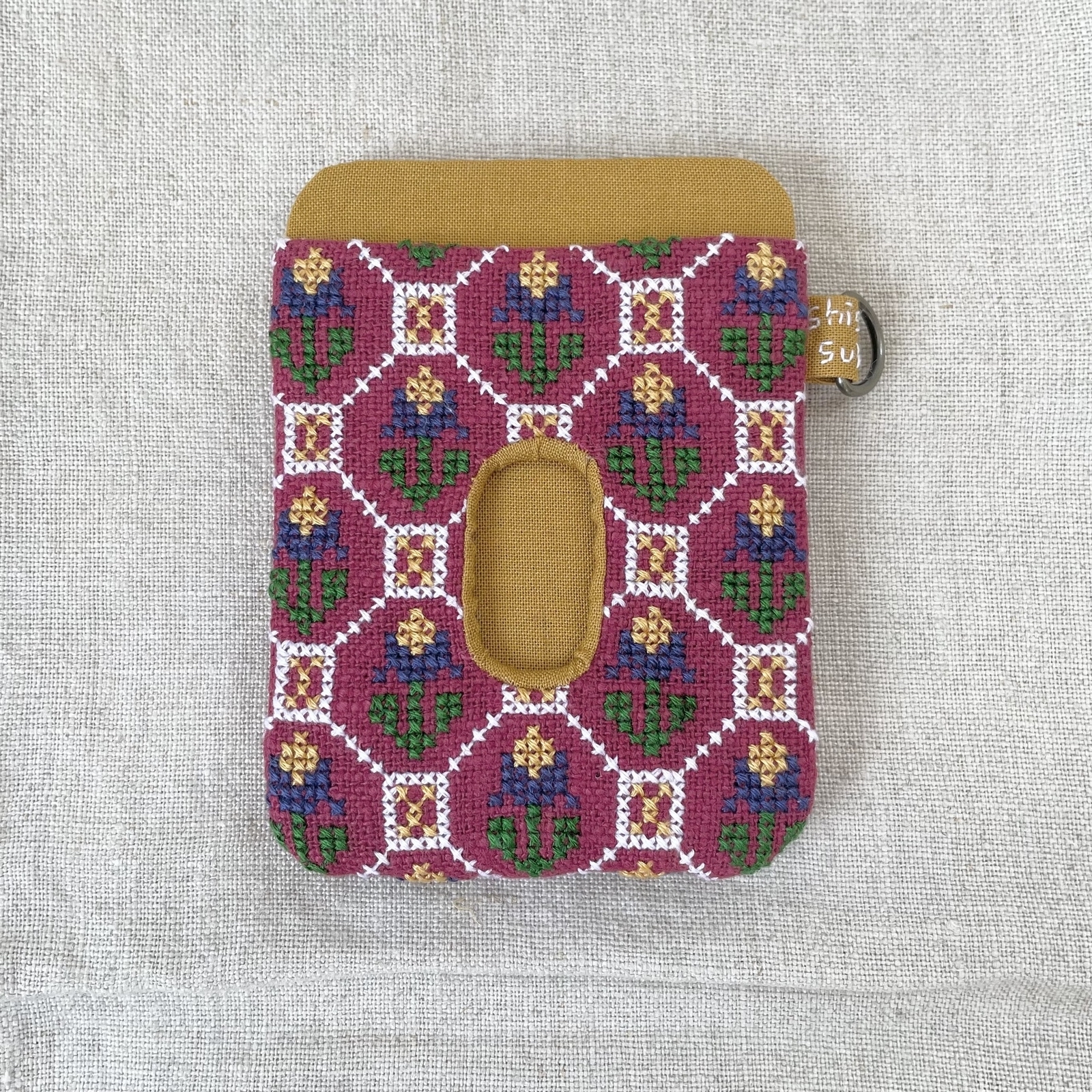 お花刺繍のパスケース お花刺繍のパスケース - 刺繍好き部。 GALLERY | minne byGMOペパボ
