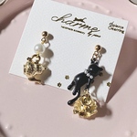 【子猫のお茶会　黒猫】 猫 子猫 ねこ 紅茶 ティーカップ ティーポット ミニチュア パール ピアス イヤリング プレゼント ギフト