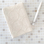 ほぼ日手帳　オリジナル　カバー　A6  ブックカバー　ミニノートカバー　タンバリン　ホワイト　ミナペルホネン の 刺繍生地　
