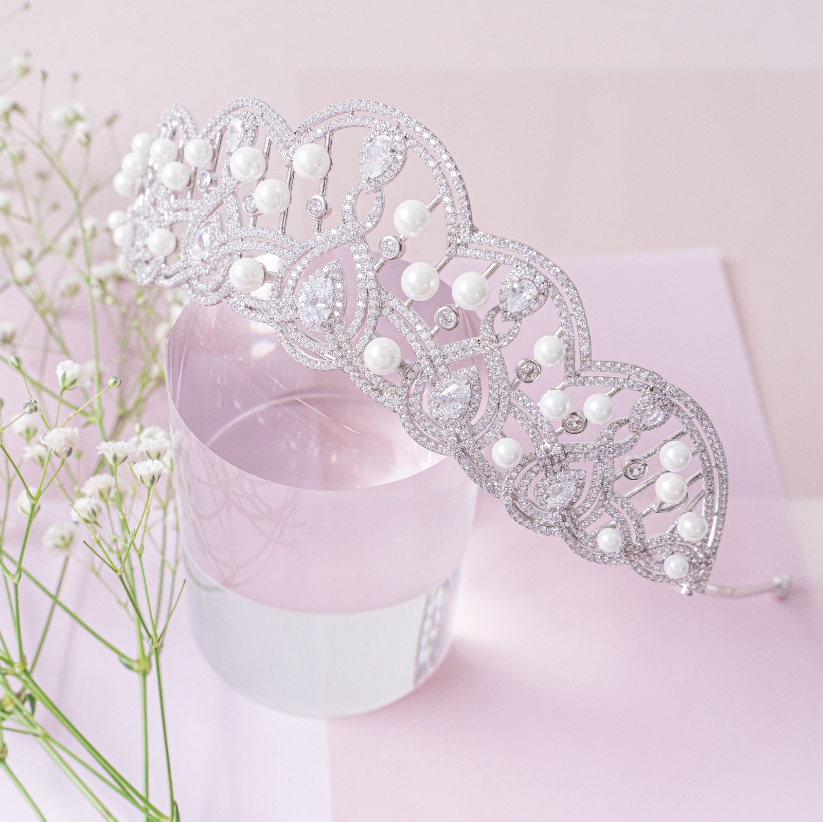 ◇送料無料◇Perle Couronne ティアラ-ペルル クロンヌティアラ-パールが描く、気品ある小さな王冠