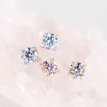 奇跡の宝石 ブルーモアサナイトのひと粒ピアス 4mm｜K18GP or SLV925
