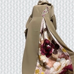 振袖　着物リメイク　和柄　ワンピースドレス　ベージュ×大輪椿　ぽわん袖　ピンクベージュ花モチーフレース　変わり襟　丈120 M〜XL