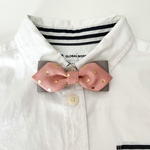 キッズ蝶ネクタイ　グレー×ピンクドット　シンプルで大人っぽくも可愛いらしい印象に