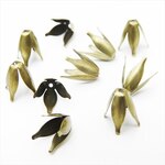 P-300 フラワー 座金★14mm/アンティーク★10個 4枚弁 ビーズキャップ 花弁 花座 ビーズアクセサリー
