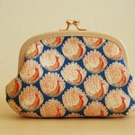 リバティ【クジャク柄　ピーコック Navy】　石目　ふっくらがま口 