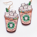 カップに猫ちゃんいっぱいのピアス イヤリング レジン パール 緑 動物