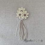 【在庫処分sale】リネンの花のブローチ(イエロー・かぎ針編み)