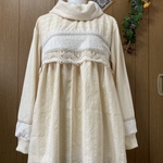 T様専用品　　(薄いベージュ色刺繍レースのチュニック)
