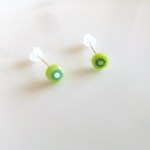 ミニチュアキウイピアス