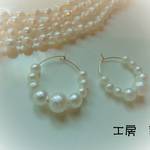 ホワイトパールのフープピアス・イヤリング