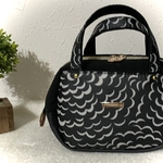 リバティ生地で作ったポシェットバッグ＊Sサイズ(15cmワイヤー口金)＊ショルダー紐付き♫