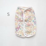 [犬服] Sサイズ 完成品 チワワ　　　　　　　　　　　　フルーツカシェモア柄 裏毛ニット パイピングベスト 背中開き 
