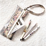 ストラップ付きペンケース/サイドファスナーポーチ/ソープ/リバティ生地使用/PVCクリアポーチ/ラミネート/リストレット