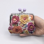 がま口財布《玉付き角型》👛小銭入れ＆カード入れ《リアルなお花の刺繍モチーフ生地》